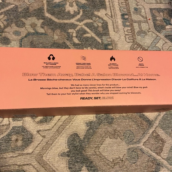 Insert Blowout Here Blow-dry Brush - Picture 9 of 12